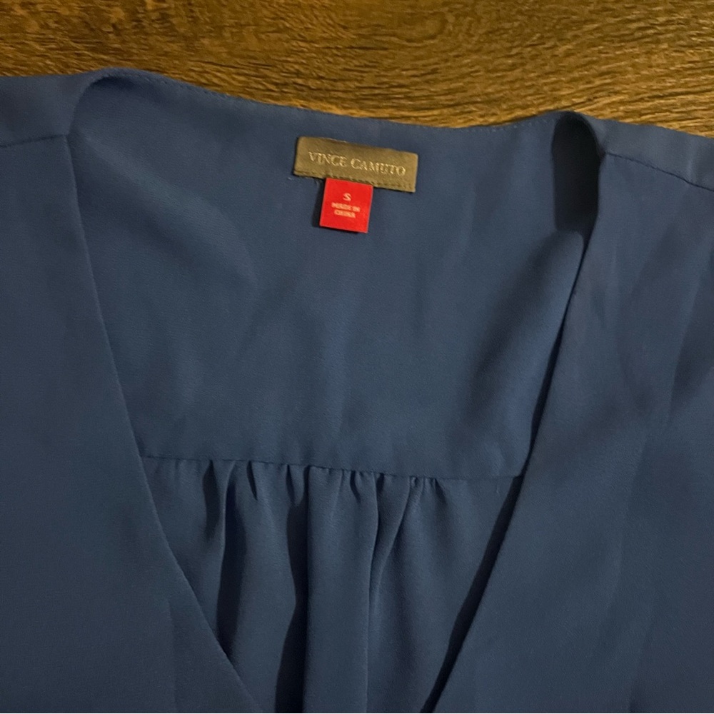 Vince Camuto Elegant Blue Women's Top frilly sleeve small Royal - Picture 2 of 4